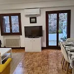 Easo Terrace Free Private Parking And Air Conditioning Apartmán